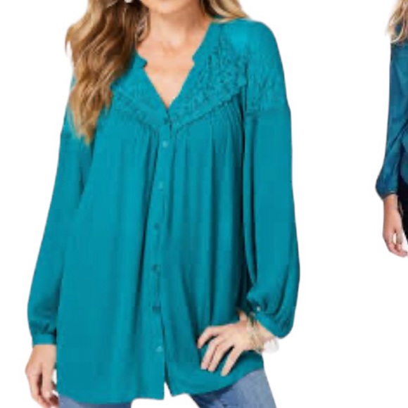 Roaman’s Tops - Roaman’s  Women's Plus Size Lace V-Neck Big Shirt Top Size 20W